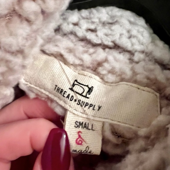 *5 for $25* Light pink Sherpa vest - Picture 3 of 4